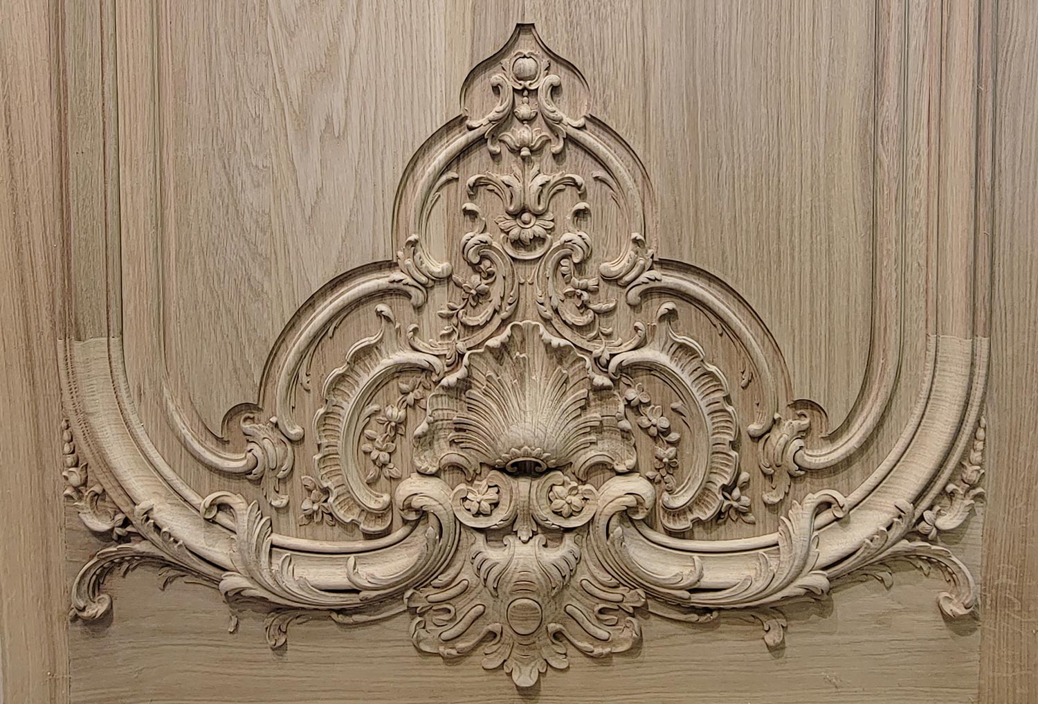 Carved wooden wall Louis XV panels